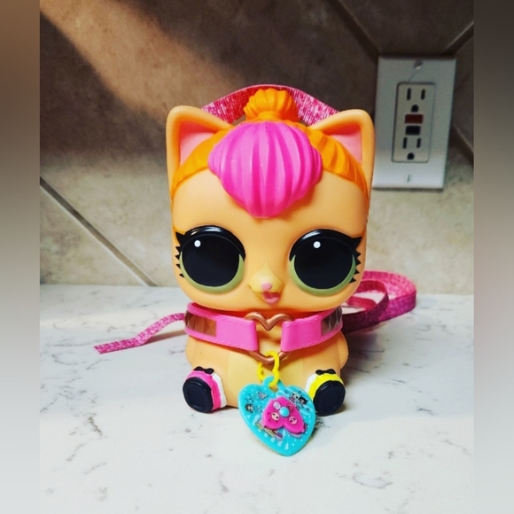 MGA LOL Surprise Biggie Pets Neon Kitty Bookbag Piggy Bank - Picture 6 of 9